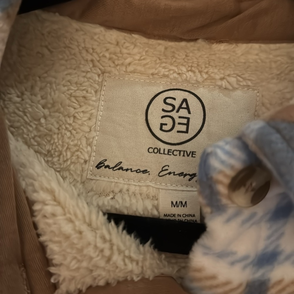 Shacket - Picture 2 of 4